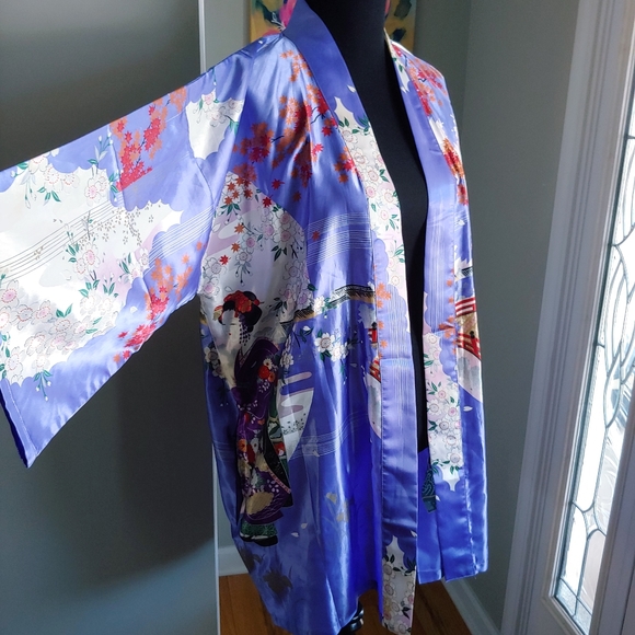 Kimono Style Japanese Robe - Picture 5 of 14